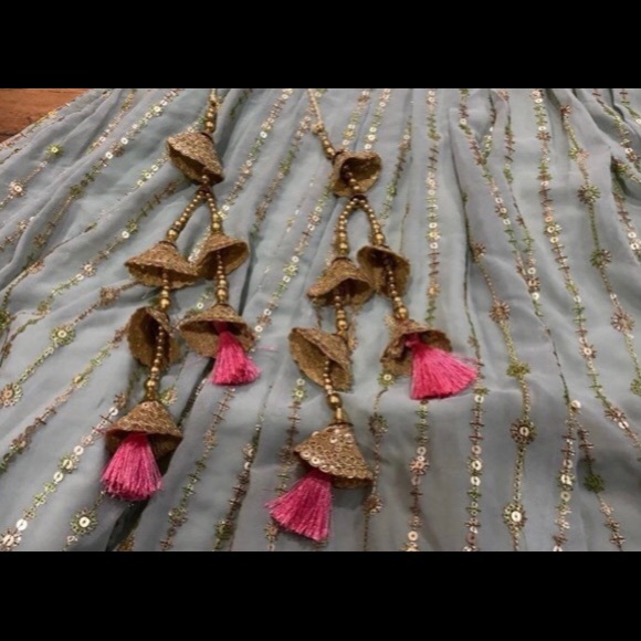 Lehenga Choli - Picture 2 of 12